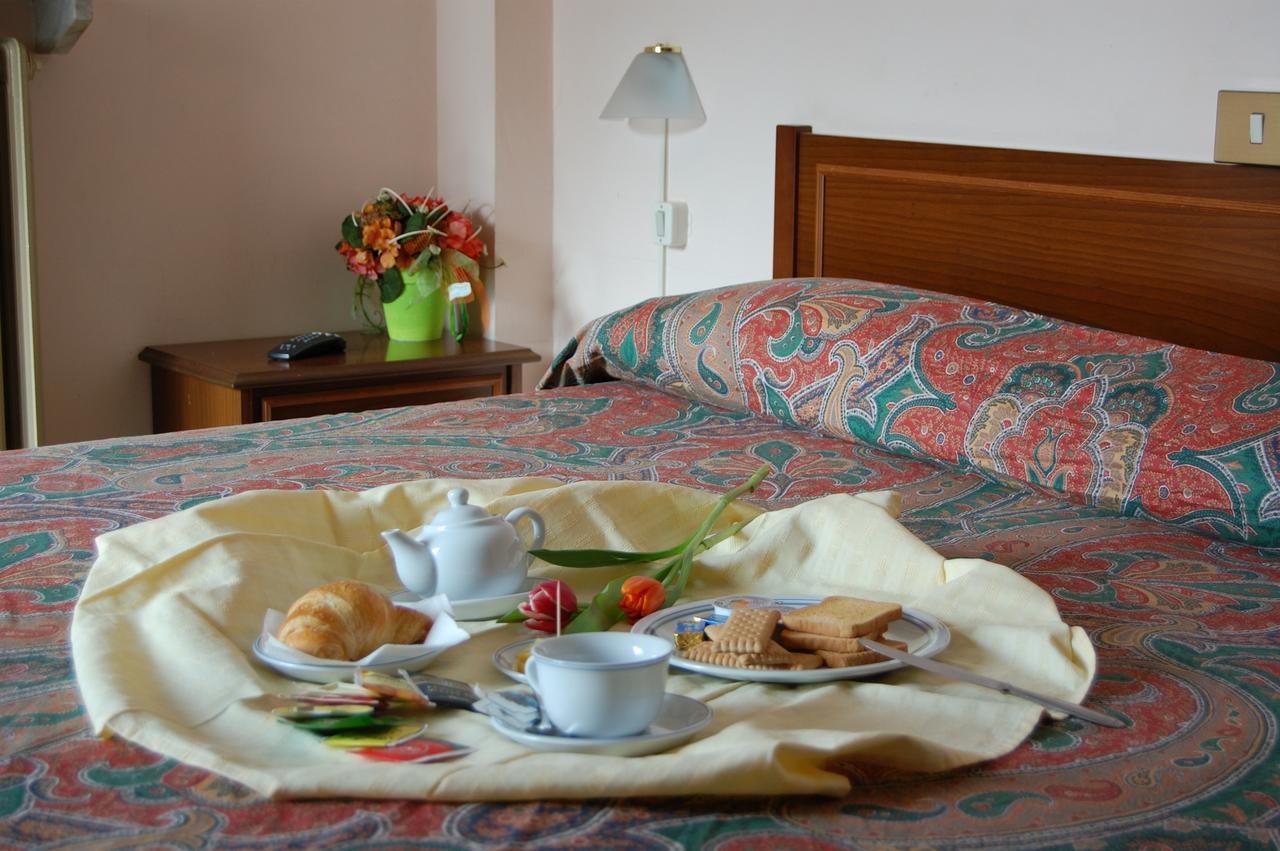 Albergo Sud America Paesana Luaran gambar